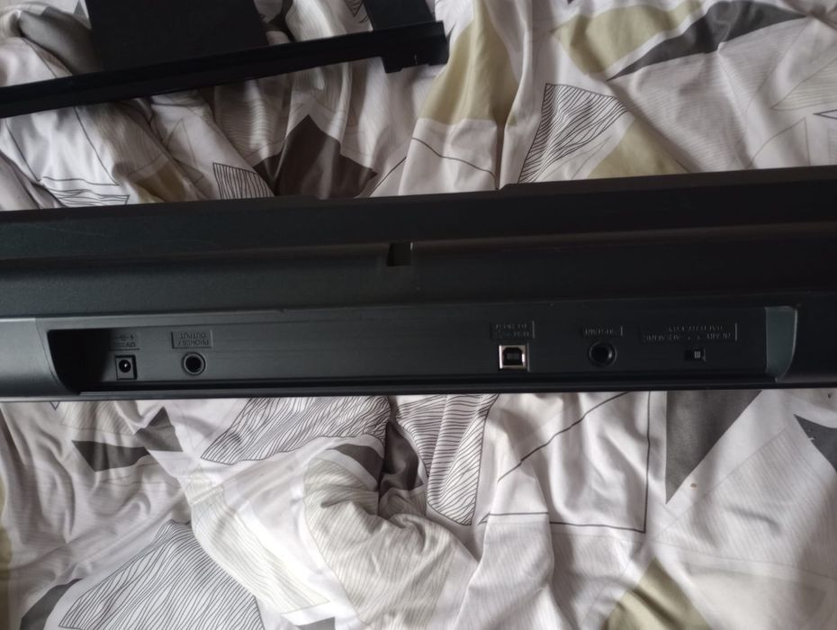 vand pian electric (electronic) yamaha ez 220