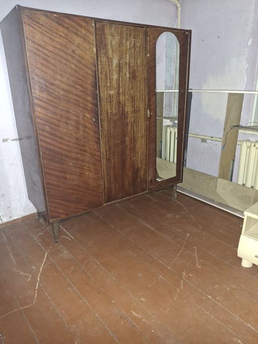 Срочно отдам даром мебель