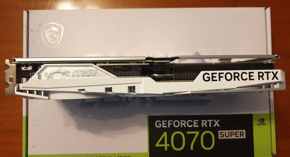 Nvidia GeForce 4070 Super - MSI GamingX Slim White - 12GB GDDR6X