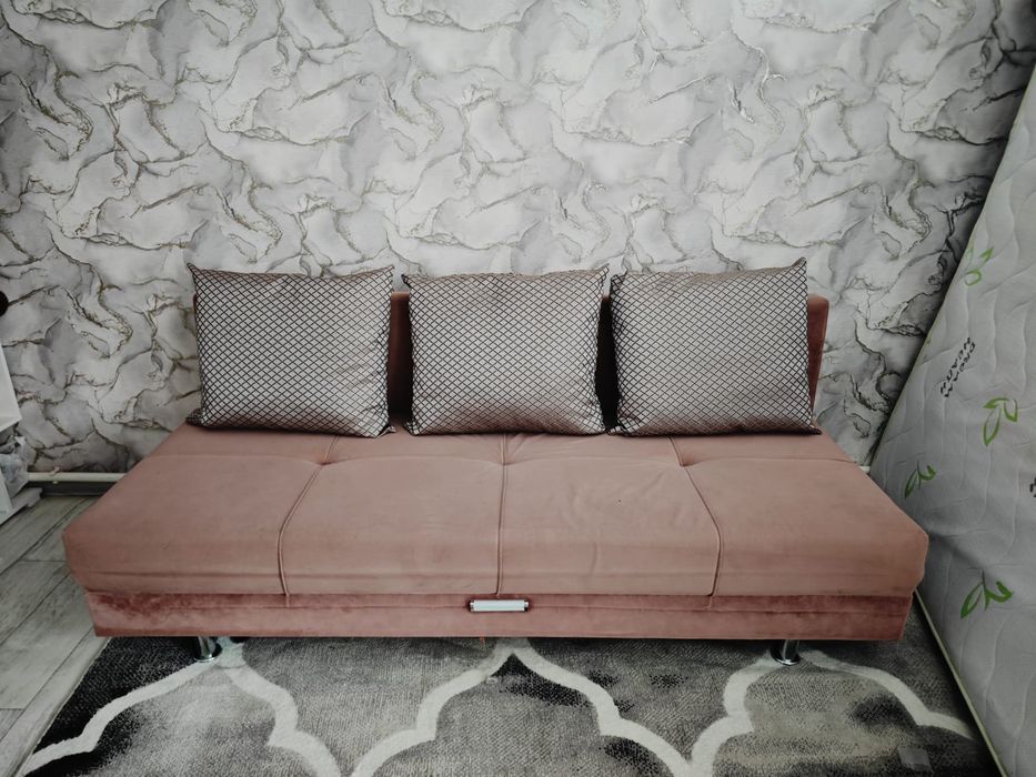 Продам тахту в отличном состоянии