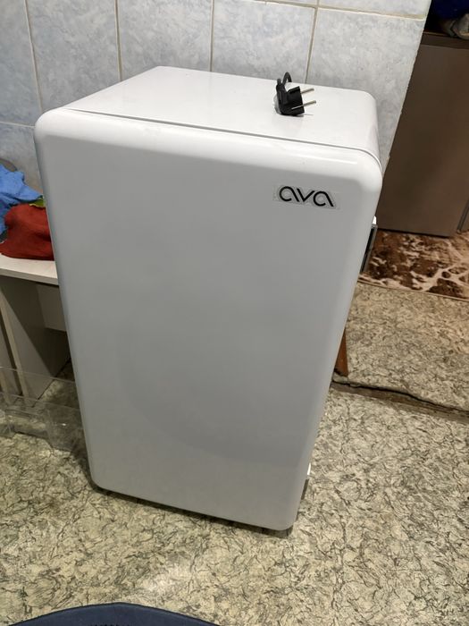 Продам мини холодильник