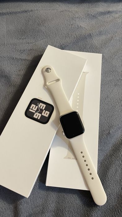 Apple Watch se почти новая