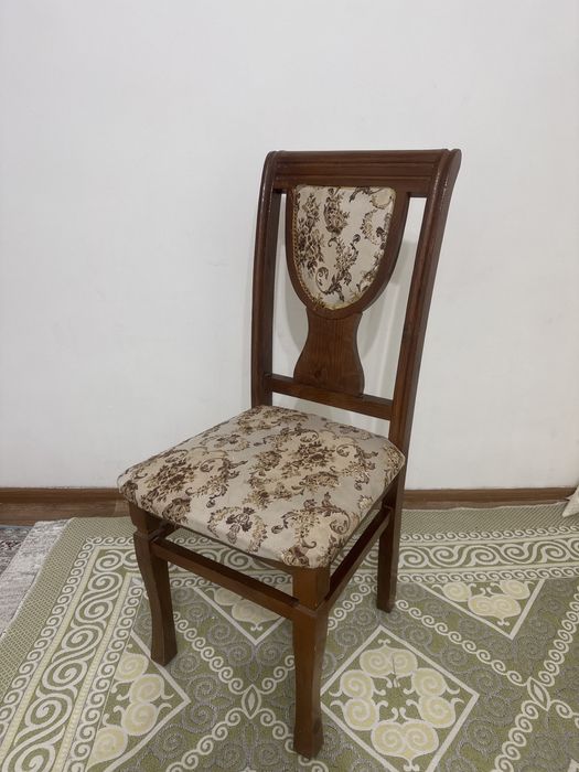 Стулья 4000 тг 11 шт есть