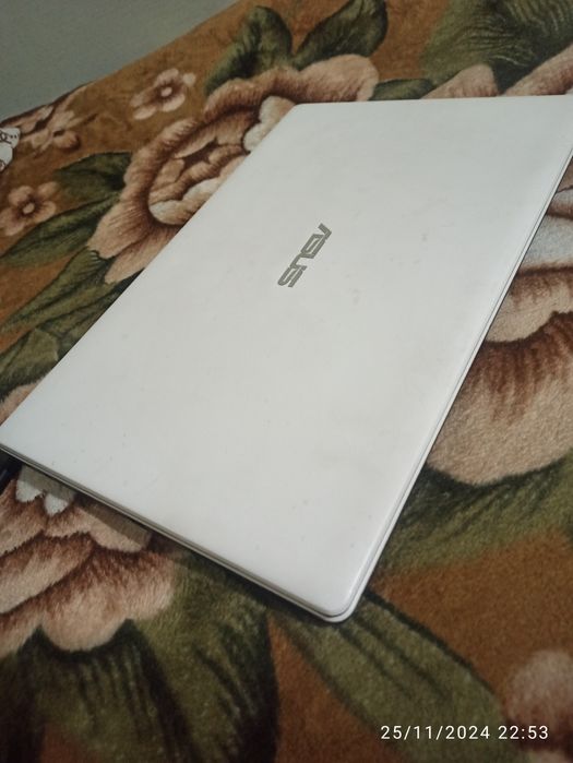 Notebuk ASUS Windows 10