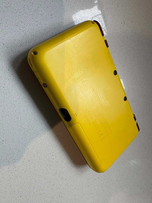 Nintendo 2DS XL - Pikachu Edition + Игри