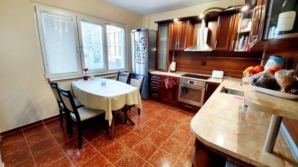 Дава се под наем Тристаен апартамент в София, Овча купел 1 - 98 кв.м за 699 € - Снимка #1