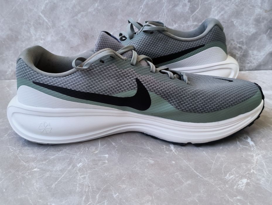 Nike Revolution 8 номер 48,5