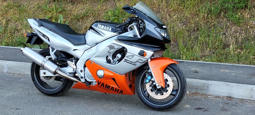 Vând Yamaha Thundercat an 2000 stare foarte buna