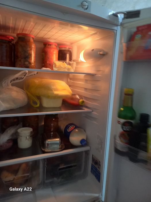 Продам холодильник  б/ состояние  хорошее