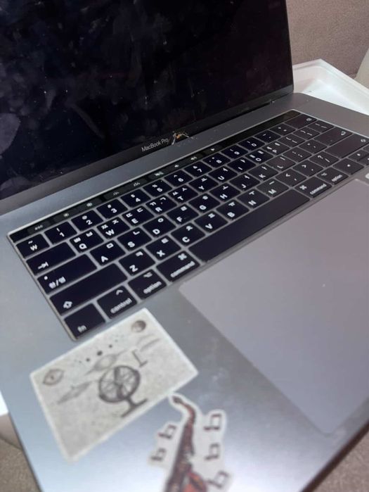Macbook Pro 2018 core 7 150$