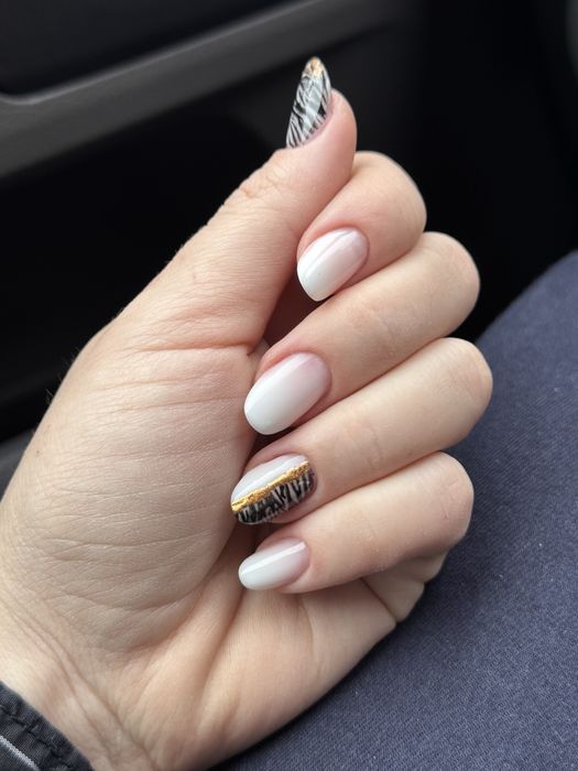 Unghii cu gel , Manechiura cu gel si semi. Pedichiura la salon