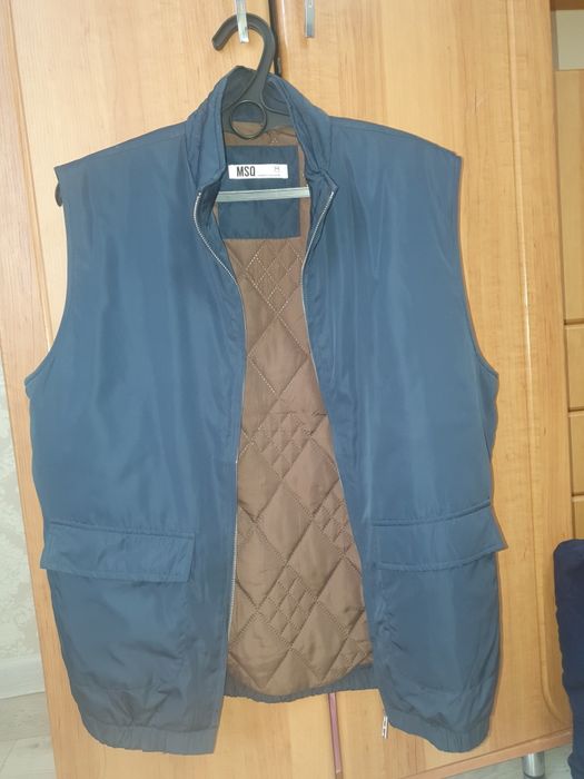 Продам безрукавку MSQ
