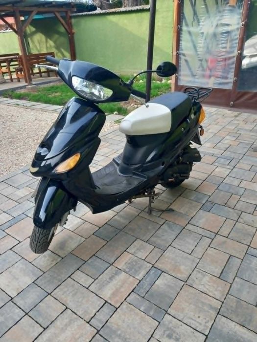 Motociclu pe benzina in 4timpi 50cc nou
