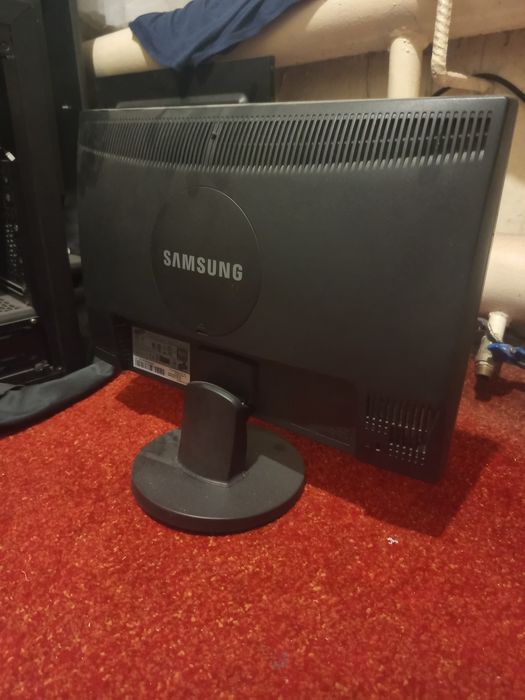 Монитор 19 Samsung