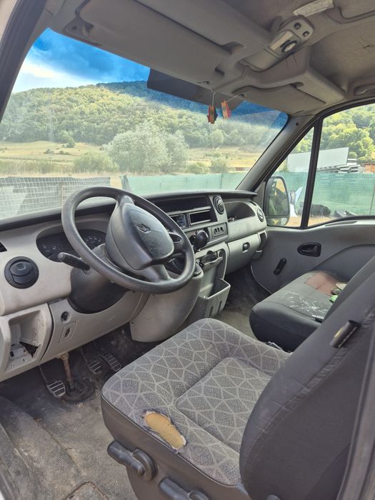Dezmembrez renault master 2.5 diesel