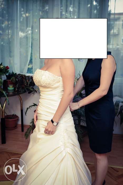 Rochie mireasa cu snur