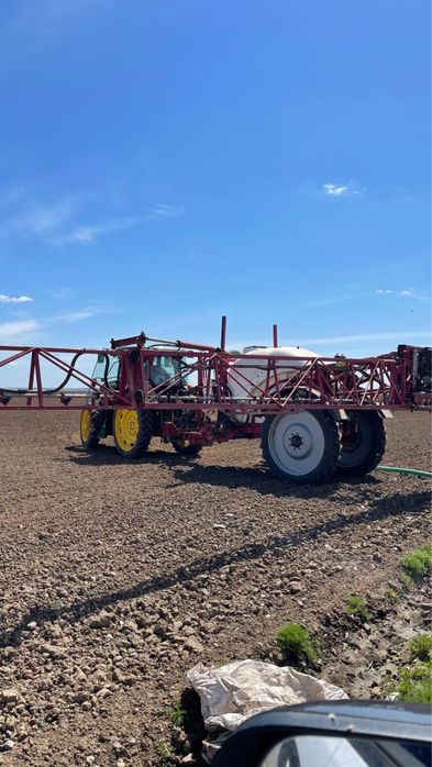 Masina de erbicidat tractat 24M