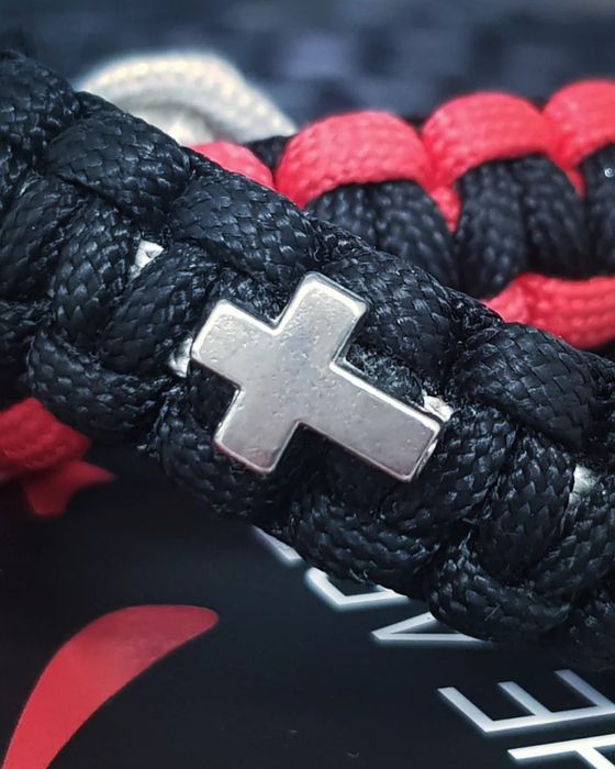 Гривна от паракорд