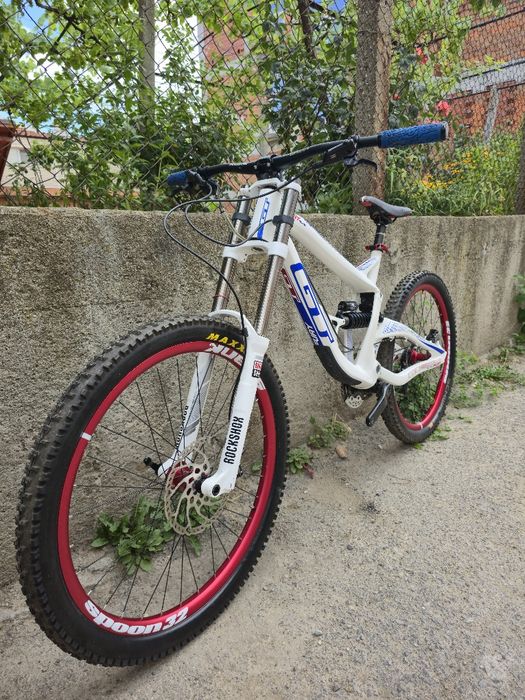 GT Fury 27.5 Expert Downhill,  Rockshox Domain, Fox Shox Алуминиев велосипед