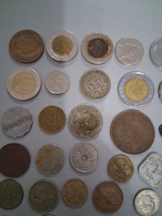 различни ретро пари от България и други държави