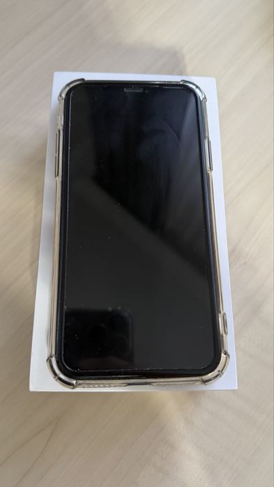 Продам Iphone Xr