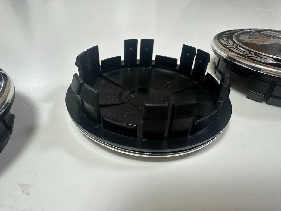 Чисто нови 4 бр. капачки за джанти мерцедес 75/65мм