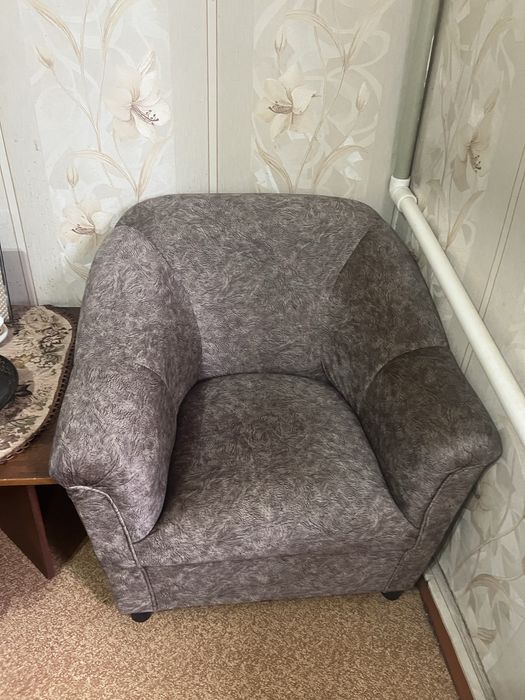 Продам диван + 2 кресла