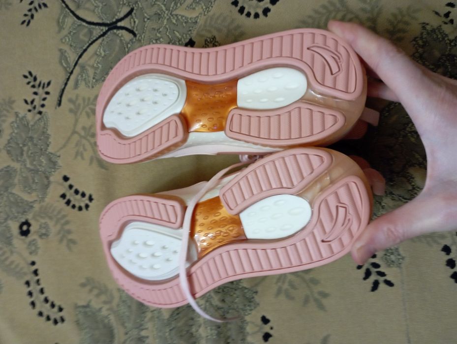 Новые кроссовки Анта 39 размер