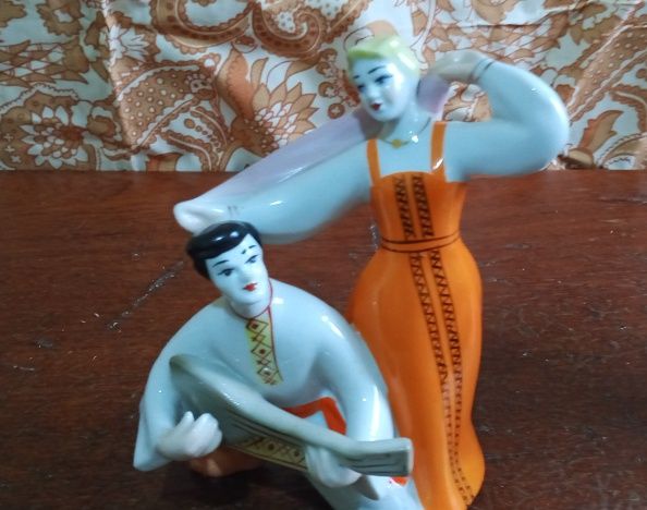 Фарфоровые статуэтки