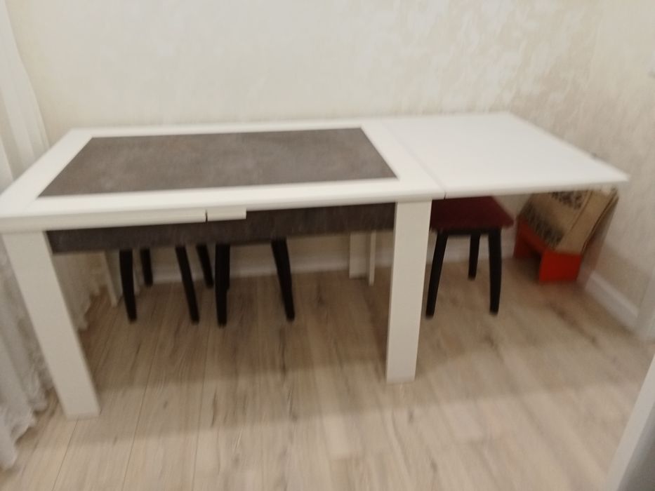 Продам срочно стол