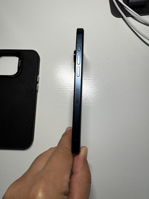 iPhone 15 Pro (Navy)