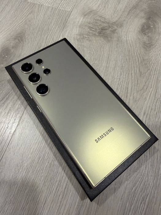 Samsung S24 Ultra 512гб.