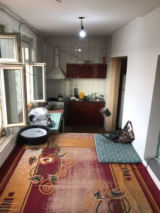 Срочно продается 5ком .квартира,массив куйлик7,метро 10бекат