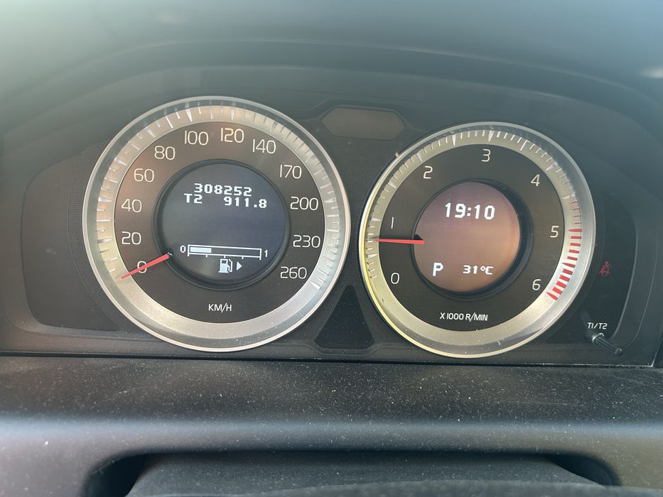 Volvo XC60 2.4 D5 AWD 215 cai