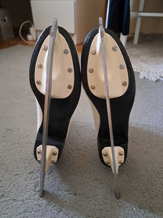 Patine piele naturală - mărimea 35/36