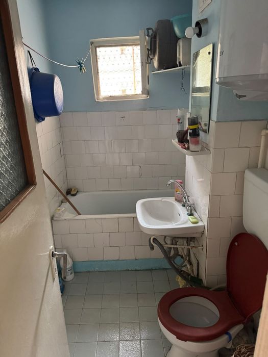Vand apartament 2 camere docomandat