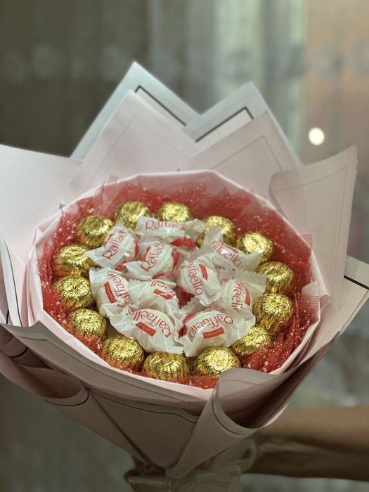 Сладкий букет из конфет