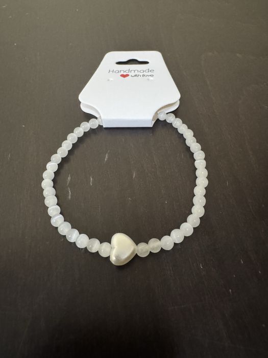 Ръчно изработени гривни