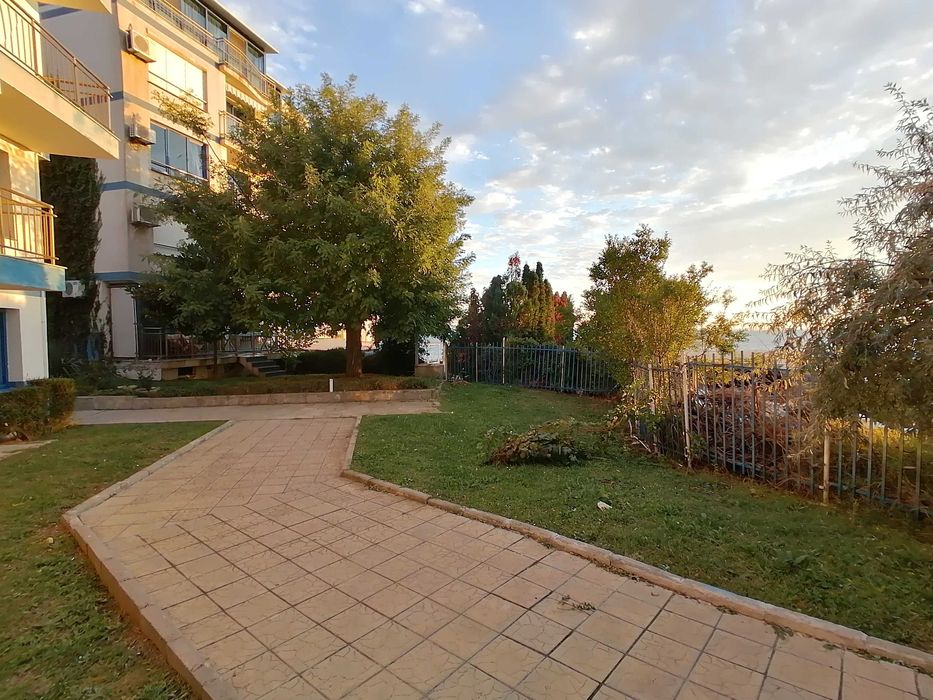 Студио в комплекс Блу бей Поморие