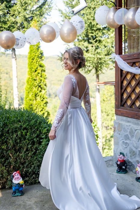 Rochie mireasa din tafta -model deosebit.