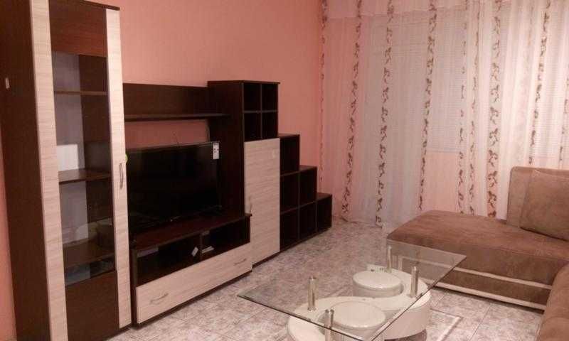 Голям двустаен апаратемент с отделна кухня в ж.к. Надежда