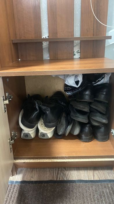 Продам шкаф в прихожую