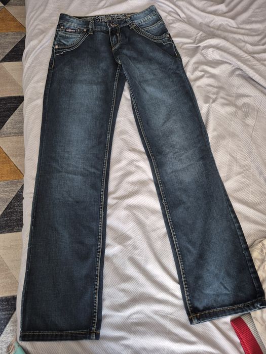 Продаются джинсы