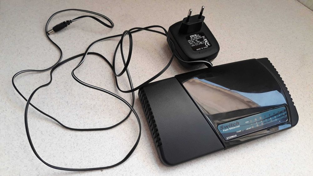 Суич Edimax ES-3108P