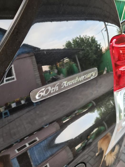 Эмблема 60th Anniversary для Toyota
