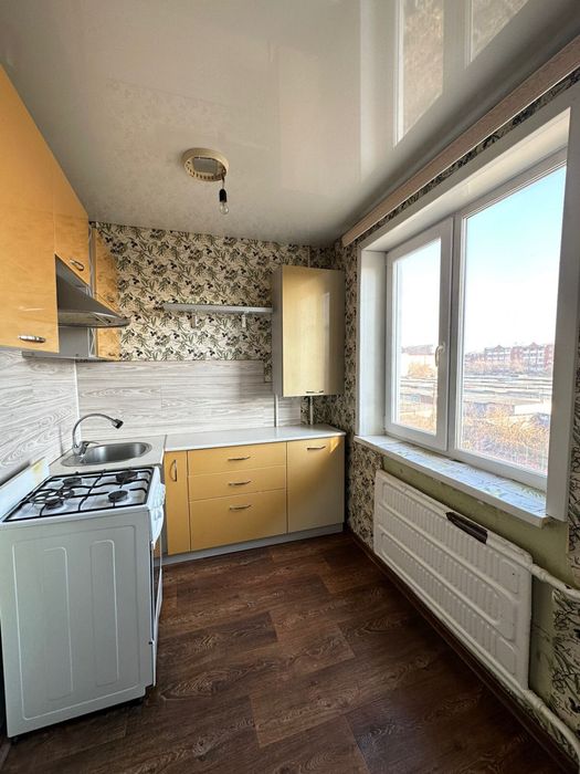 Срочно продам 2х комн , 20й мкрн