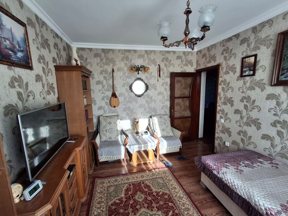 4 бөлмелі пәтер сатылады қаланың орталық бөлігінде.