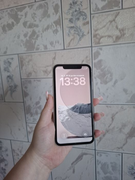iPhone 1 1  128gb