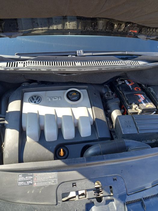 Auto Touran 1,9.. 2004 funcțional..