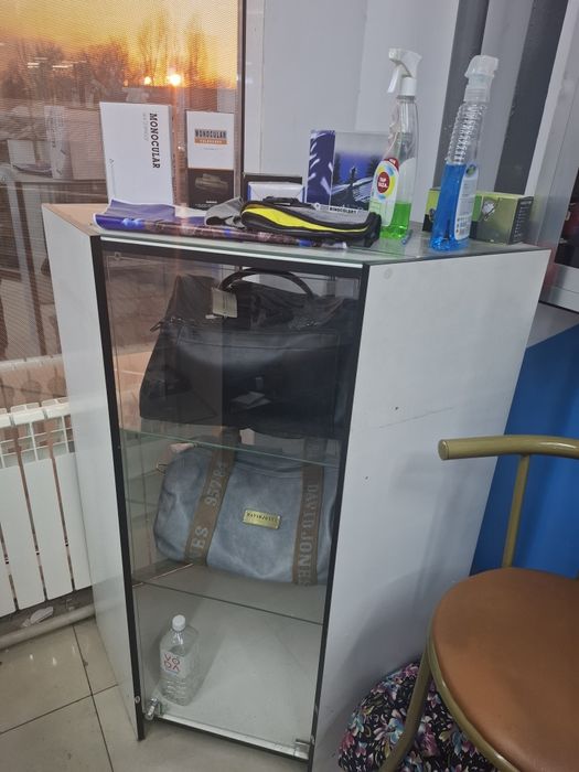 продам стеклянные витрины